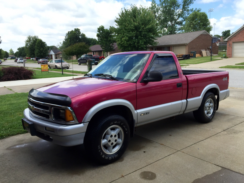 Illustration for article titled What does an S10 look like after its 1st wash & wax in 10 years or so?